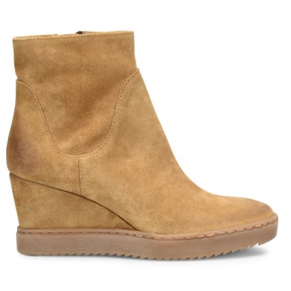 Sofft NWOT Shary Aqua Waterproof Camel Color Ankle Booties-Size 9 - Picture 1 of 16